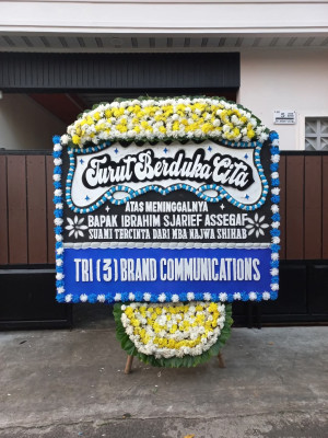 Papan Bunga Duka di Kosambironyok